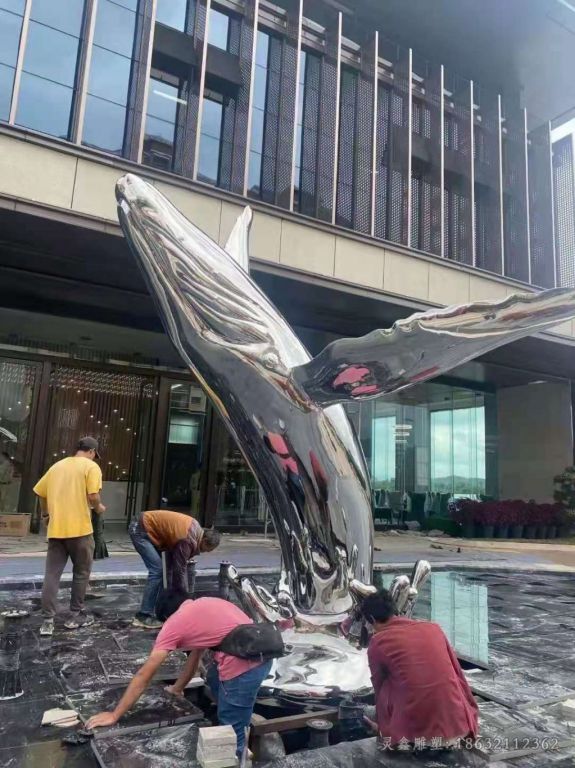 镜面不锈钢海豚雕塑