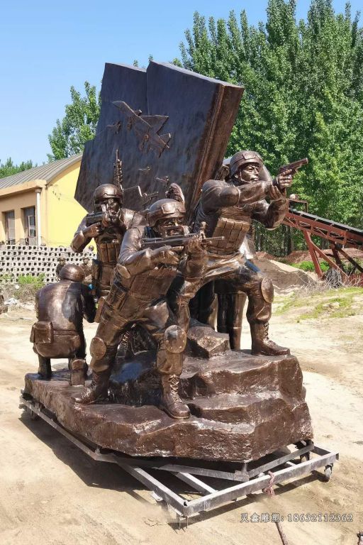 现代军人景观铜雕