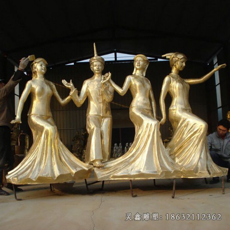 少数民族人物景观雕塑